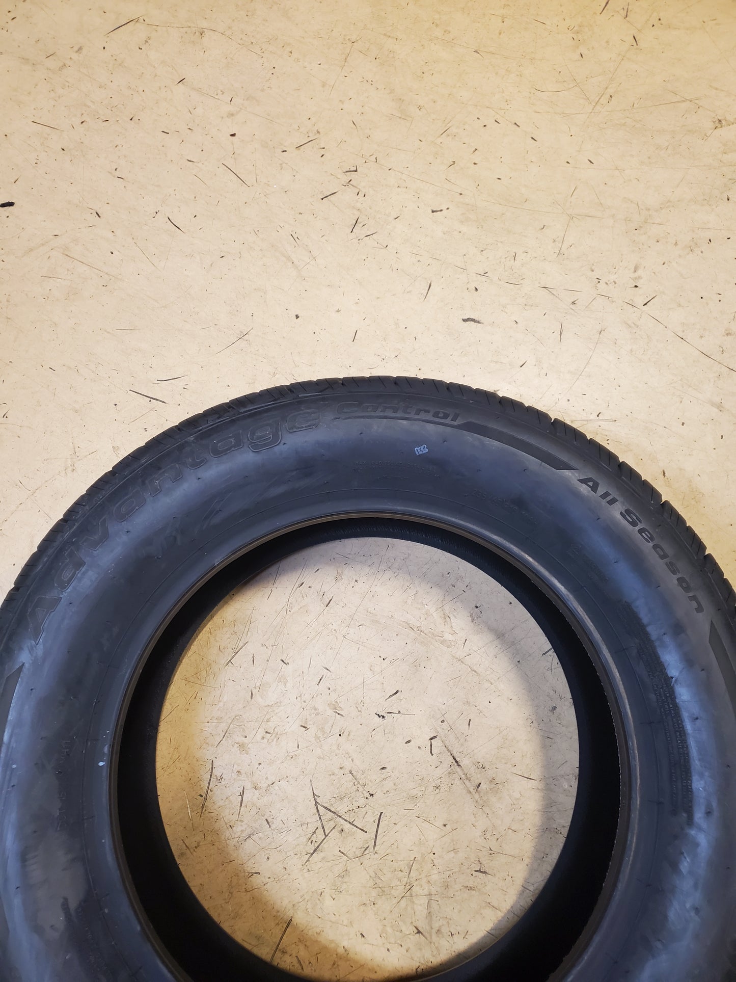 BFGOODRICH ADVANTAGE CONTROL BSW P 235 65 18 106H ALL SEASON TIRE 06377