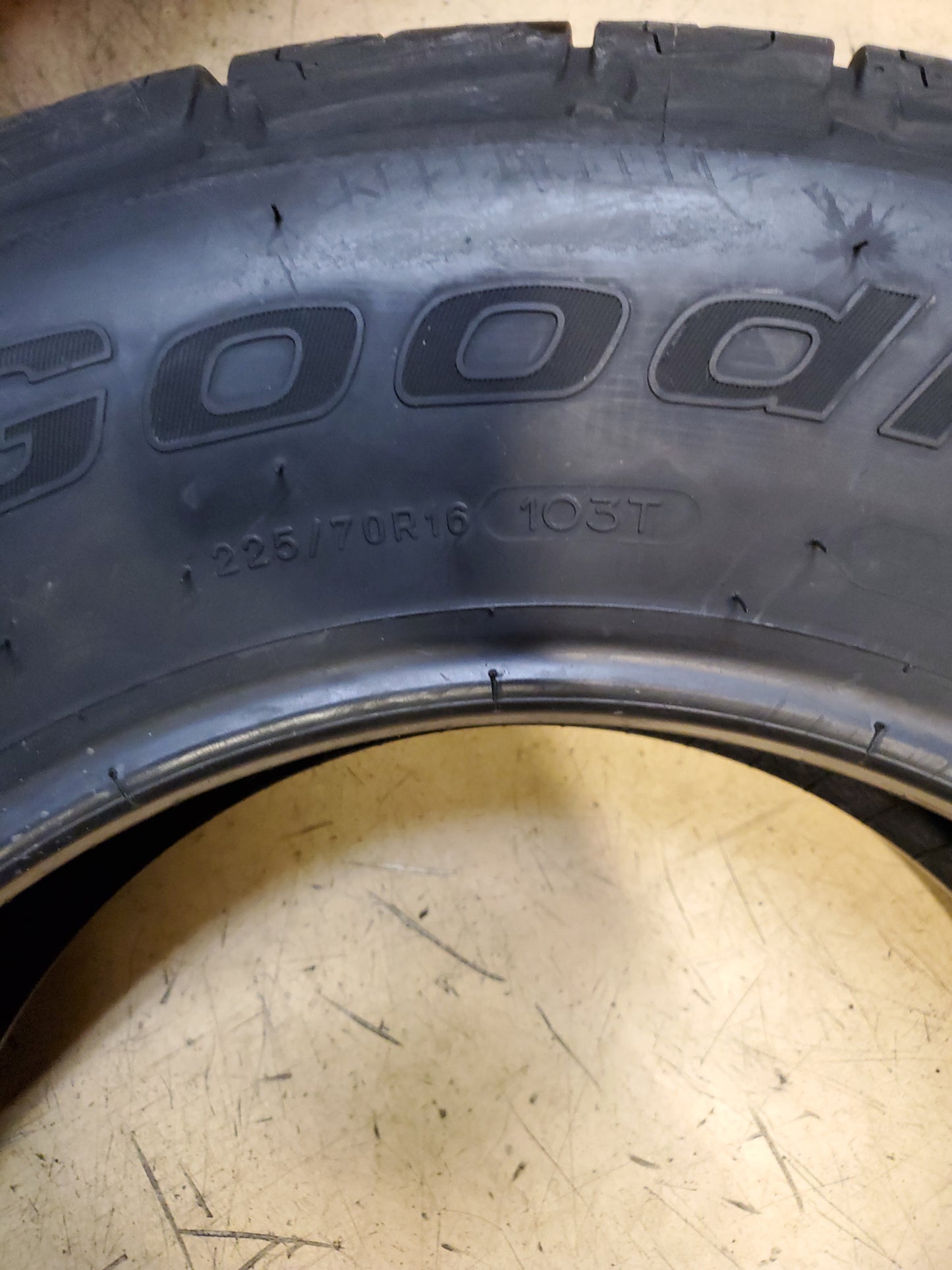BFGOODRICH ADVANTAGE T/A SPORT LT BSW P 225 70 16 103T ALL WEATHER TIRE 52083