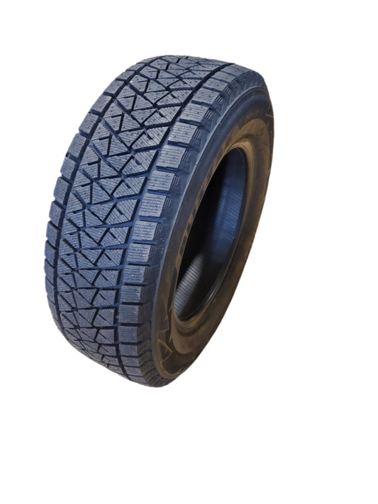4 BRIDGESTONE BLIZZAK DM-V2 BSW P 275 65 18 114R WINTER TIRE 000406
