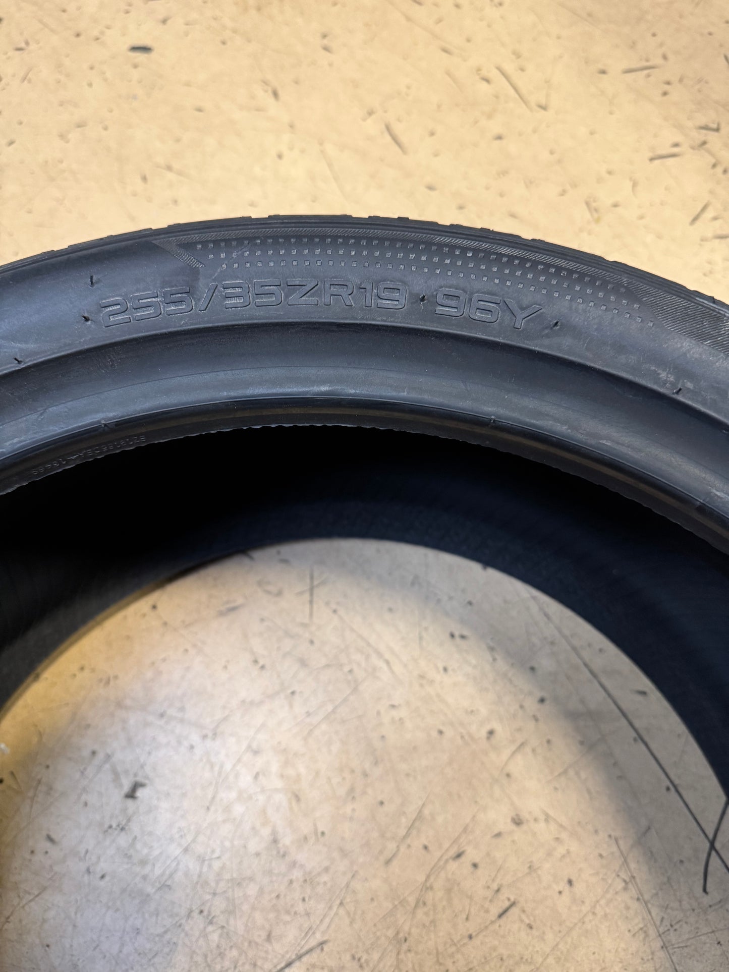 2 NOS HANKOOK VENTUS V12 EVO2 BSW P 255 35 19 96Y XL UHP TIRE 1015420