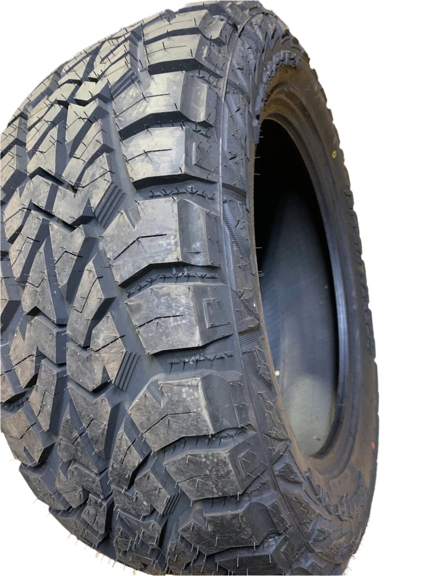 AMP TERRAIN ATTACK R/T LT 285 55 20 122/119Q LRE PERFORMANCE TIRE 2855520AMPRTE