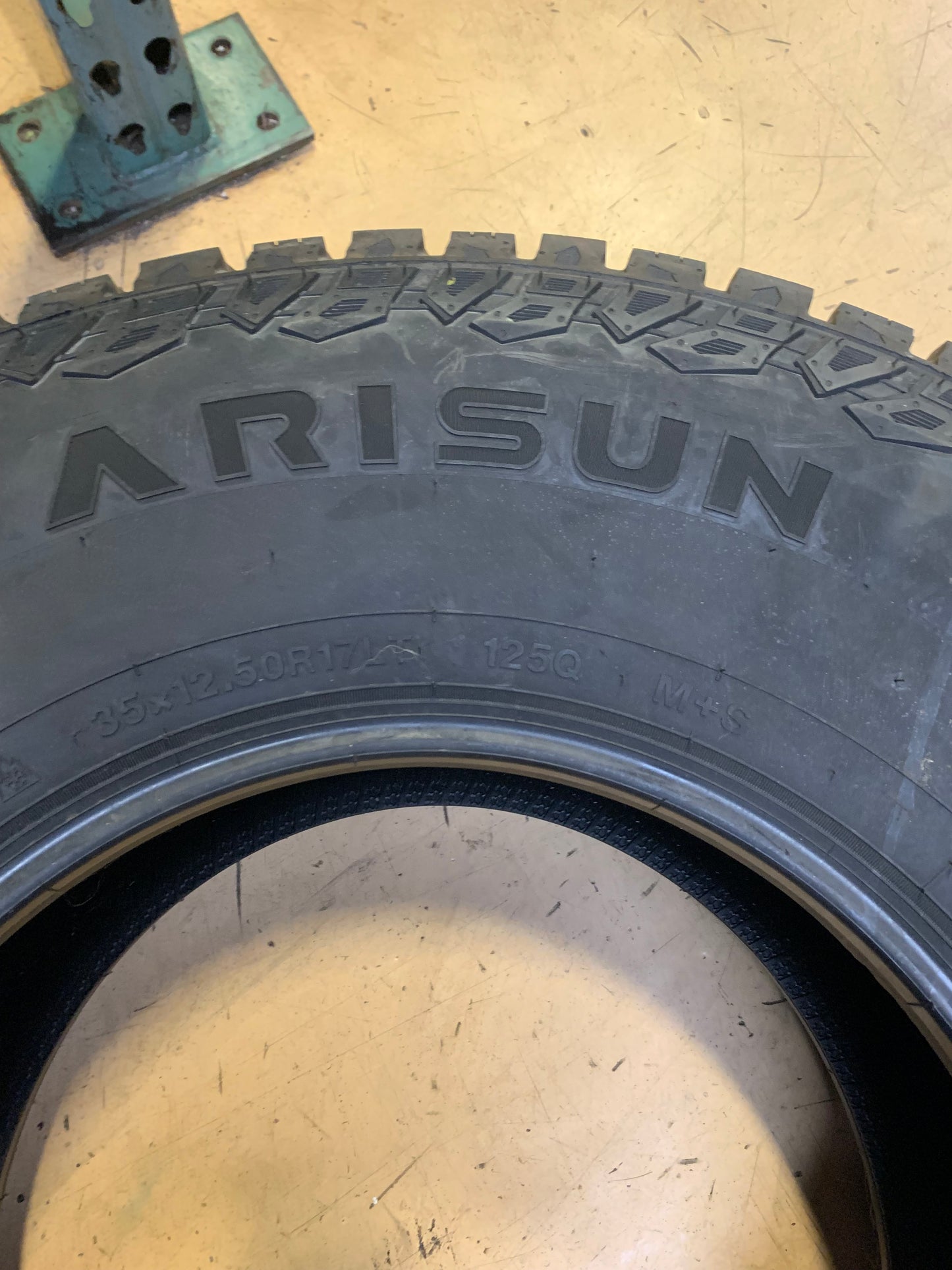 ARISUN ARESTA A/T ZG06 BSW LT 35 12.5 17 125Q 10PLY ALL TERRAIN TIRE TH41723