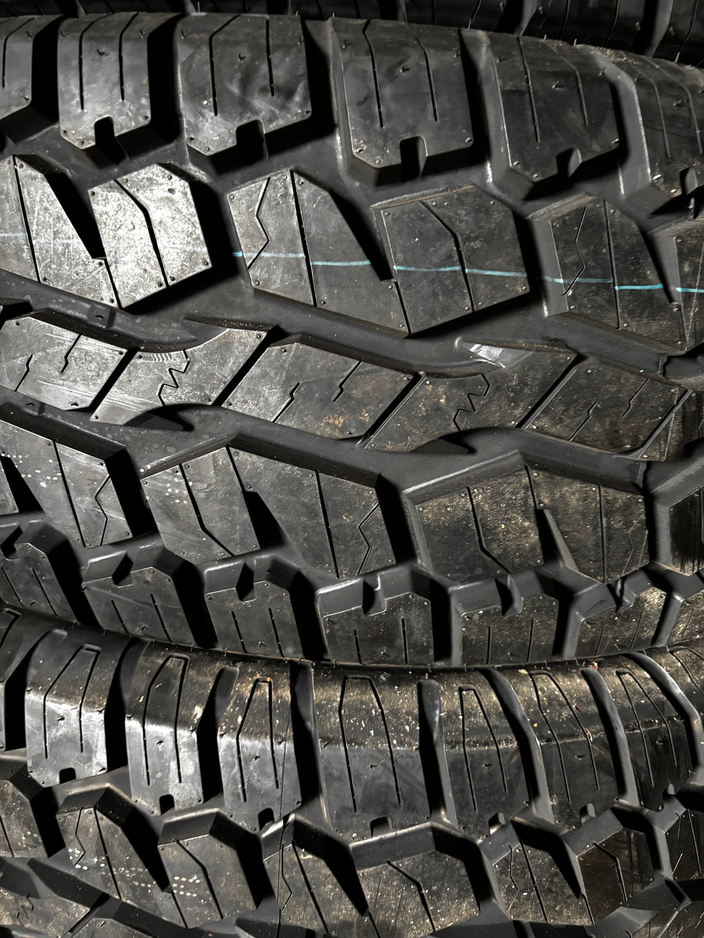 (TODO) 4 ARMSTRONG TRU TRAC AT BSW LT 325 65 18 127/124R LRE 10 PLY ALL TERRAIN TIRES 1200046701