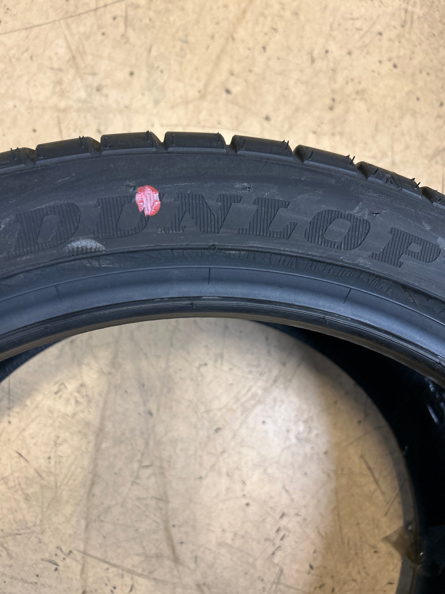 NOS DUNLOP SPORTMAXX RT BSW P 245 40 18 97W XL UHP TIRE 265029323