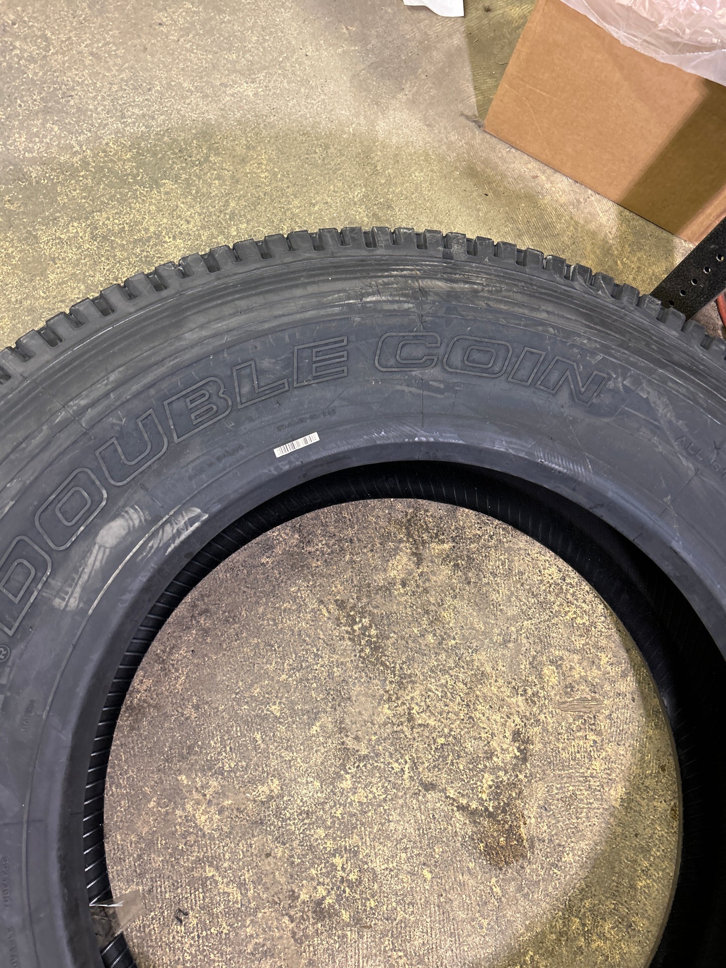 DOUBLE COIN RLB400 BSW 11 24.5 146/143L 14PLY DRIVE TIRE 1133481455