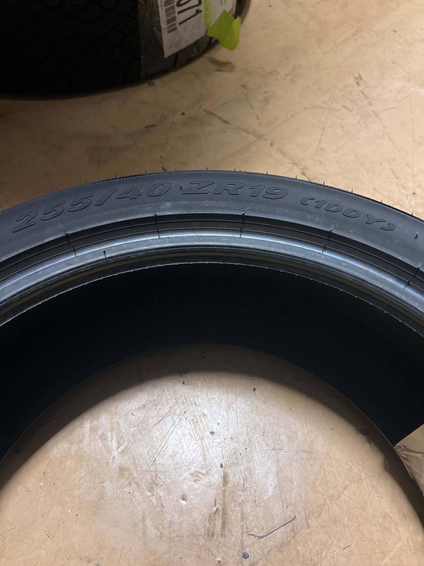 PIRELLI P ZERO (MO) MERCEDES P 255 40 19 100Y XL SUMMER TIRE 2713300