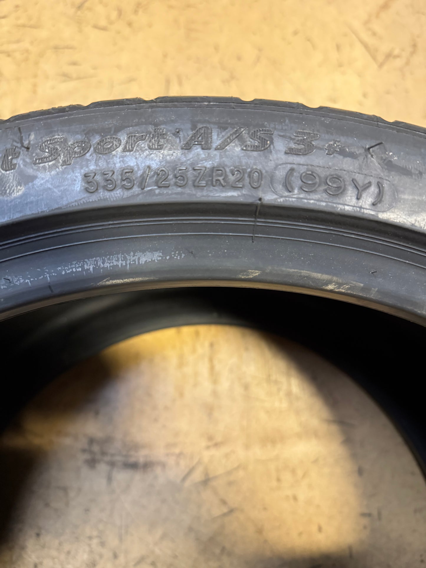 2 NOS MICHELIN PILOT SPORT A/S 3+ ZP BSW P 335 25 20 99Y ALL SEAOSN TIRE 36994