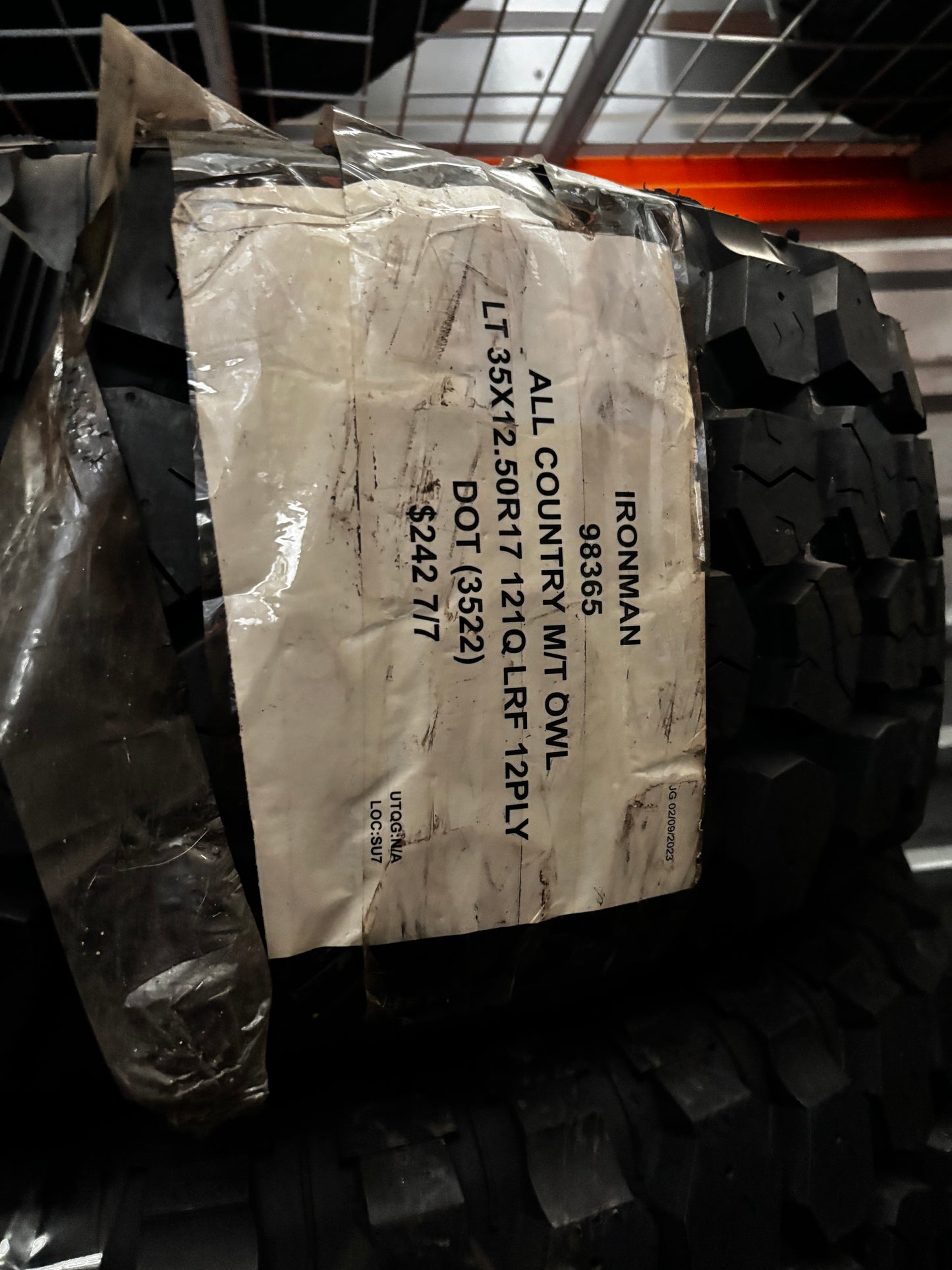 (TODO) IRONMAN ALL COUNTRY MT OWL LT 35 12.5 17 121Q LRF 12PLY MUD TERRAIN TIRE 98365