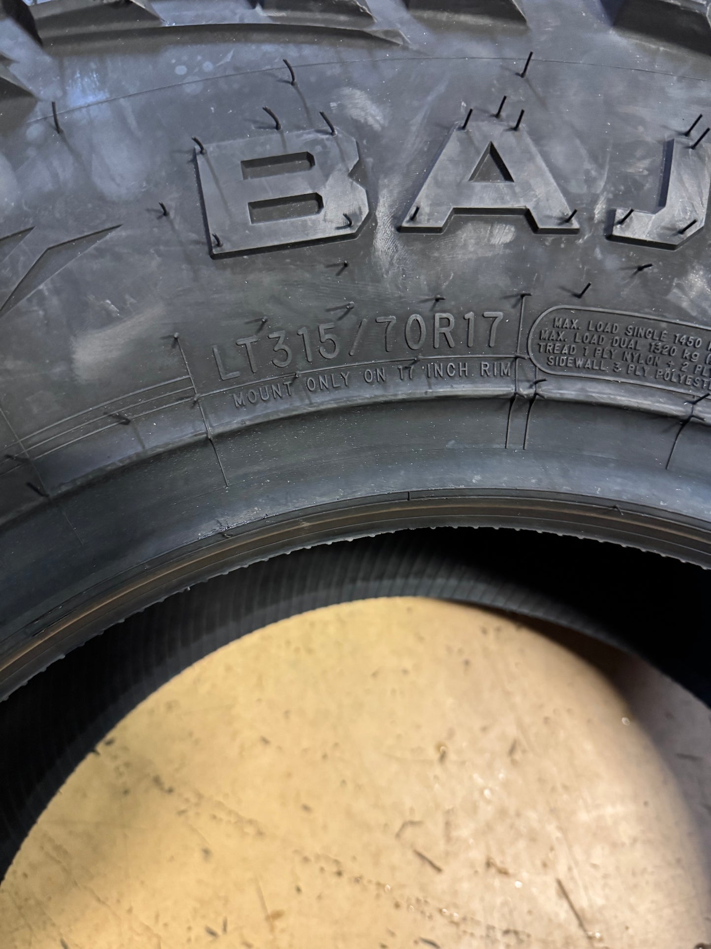 (KSL ONLY) MICKEY THOMPSON BAJA BOSS LT 315 70 17 121/118Q 10PLY MUD TERRAIN TIRE 331311004