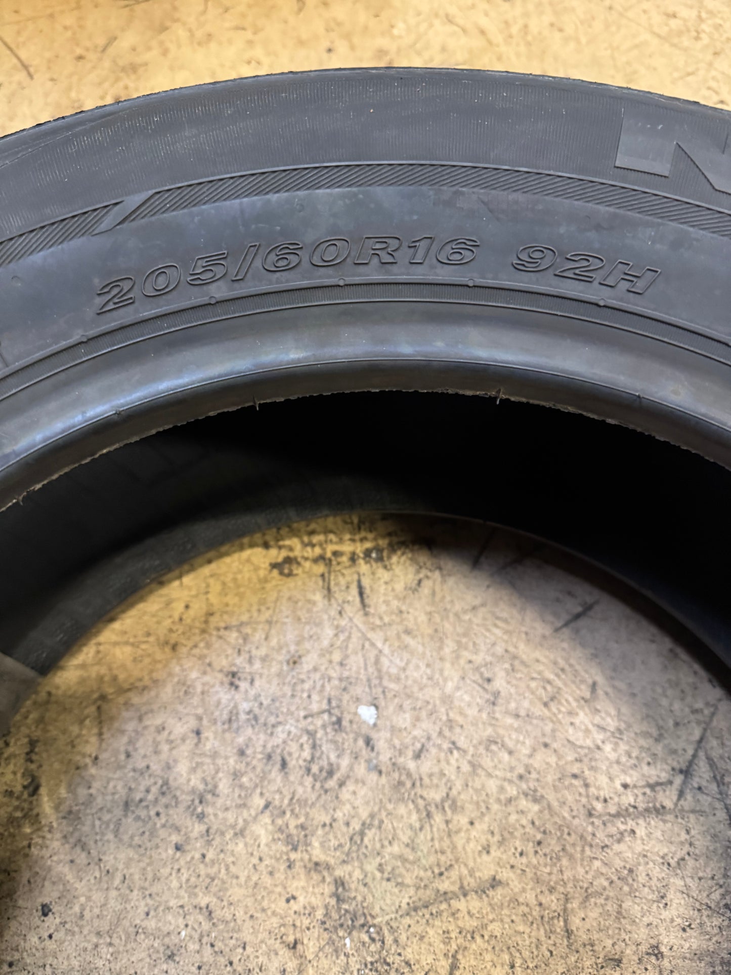 2 NEXEN N PRIZ AH8 BSW P 205 60 16 92H ALL SEASON TIRE 15605NXK