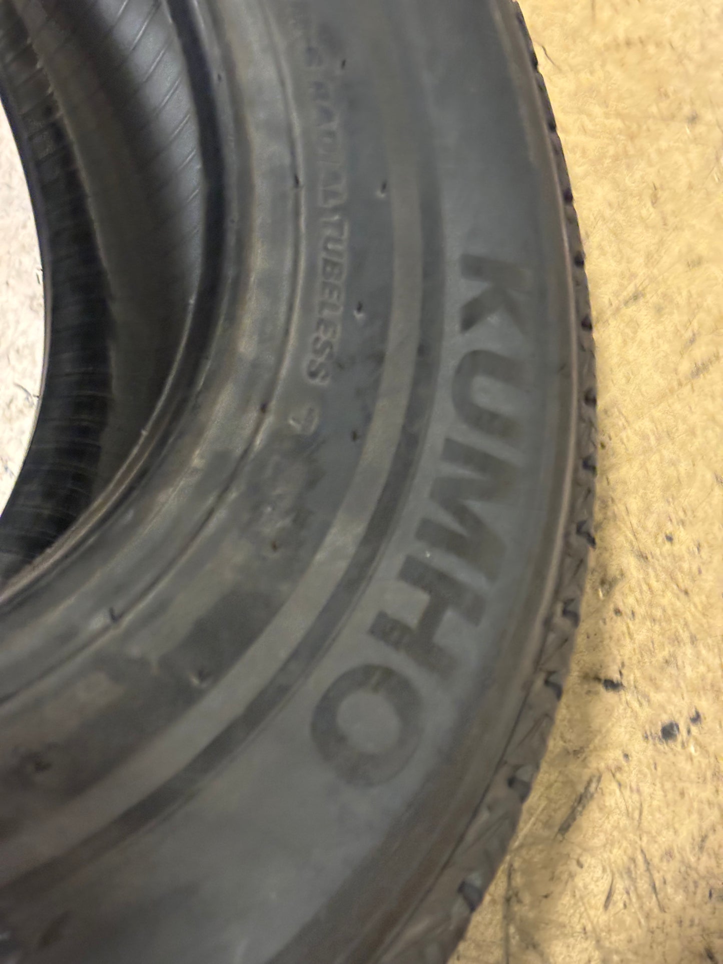 NOS KUMHO CRUGEN HT51 BSW P 215 70 16 99T SL HIGHWAY TIRE 2181593