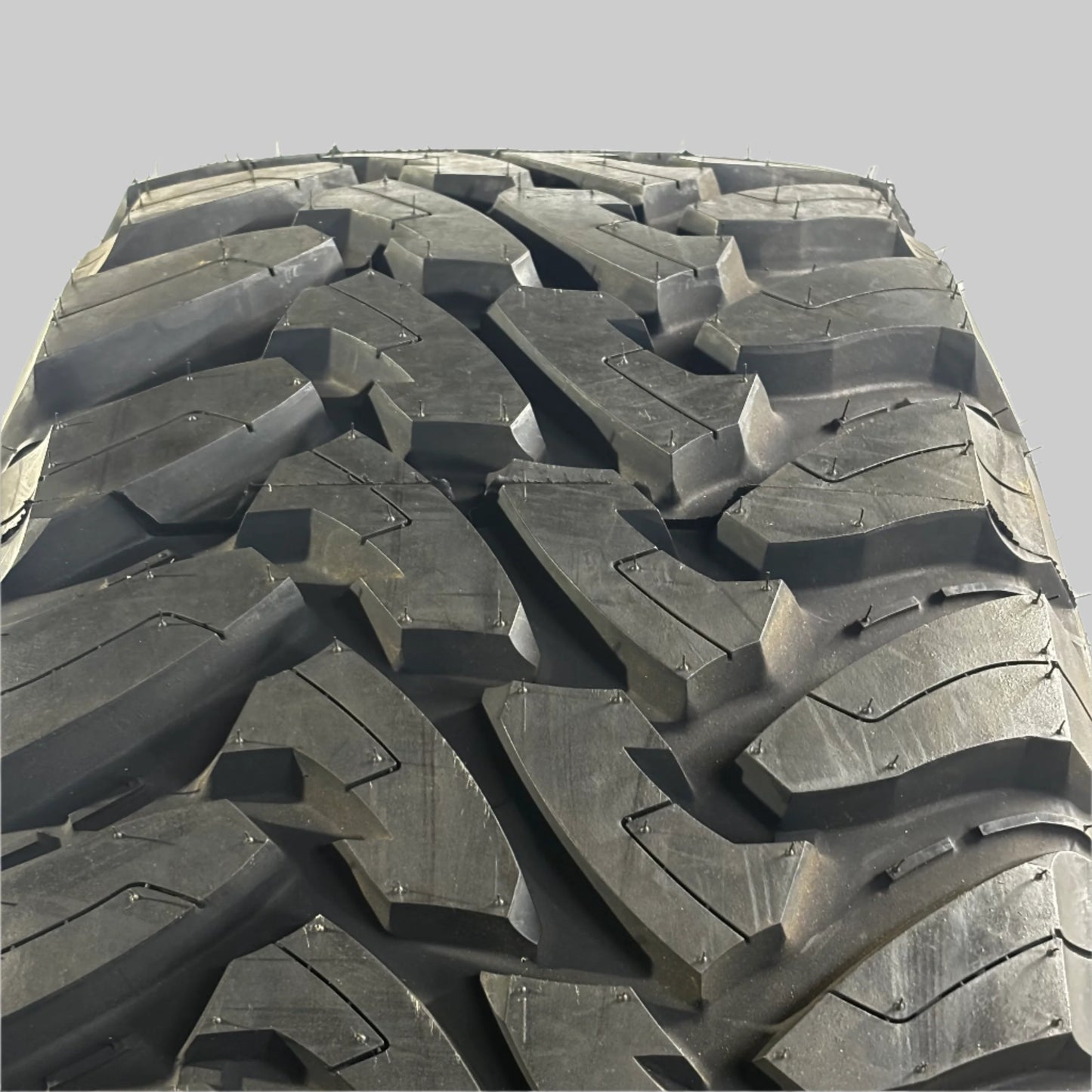 (KSL ONLY) TOYO OPEN COUNTRY MT LT 38 13.5 18 126Q LRD 8 PLY MUD TERRAIN TIRE 560380