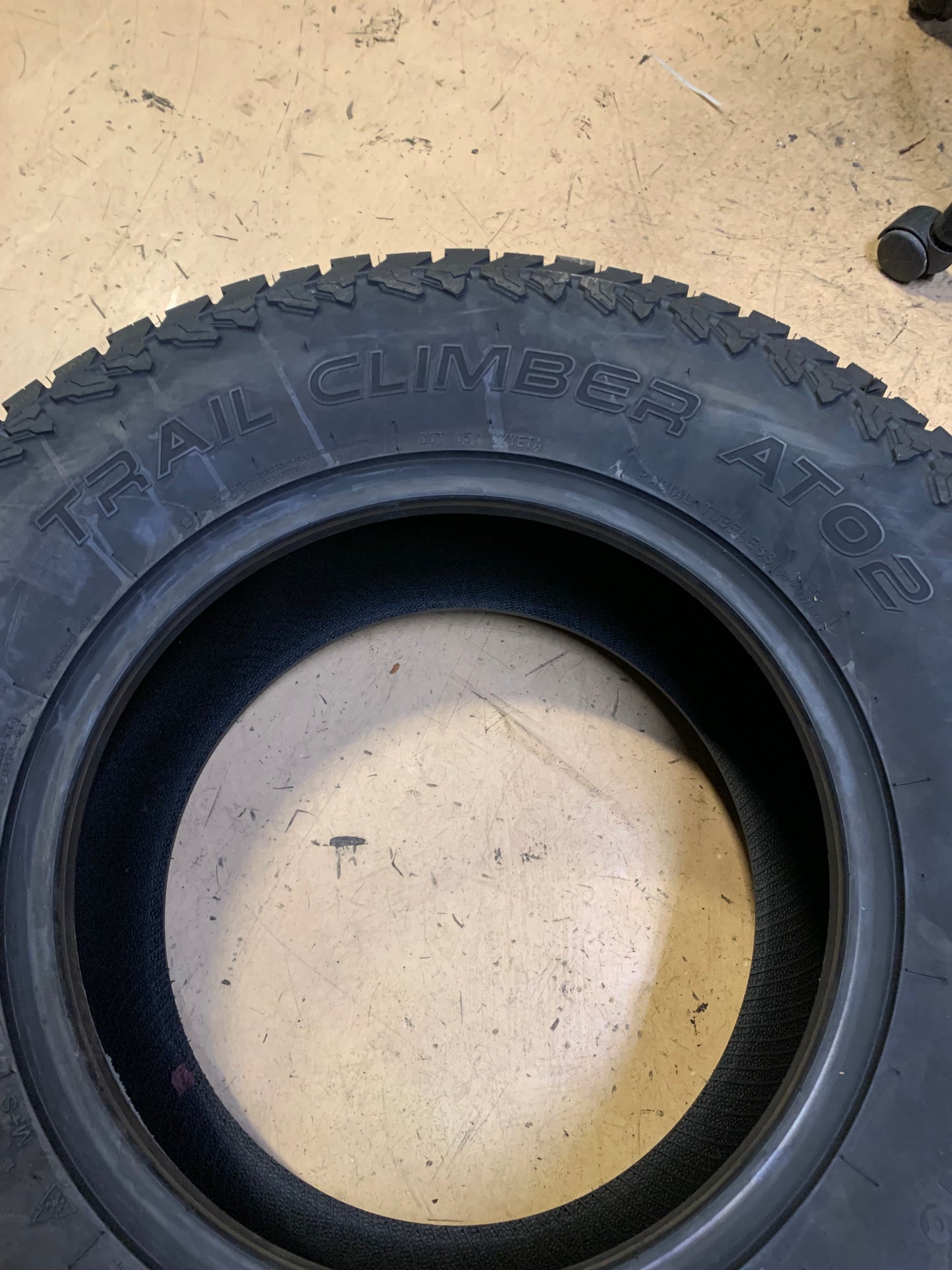 2 SUMMIT TRAIL CLIMBER AT02 BSW P 265 70 16 112T ALL SEASON TIRE 20901