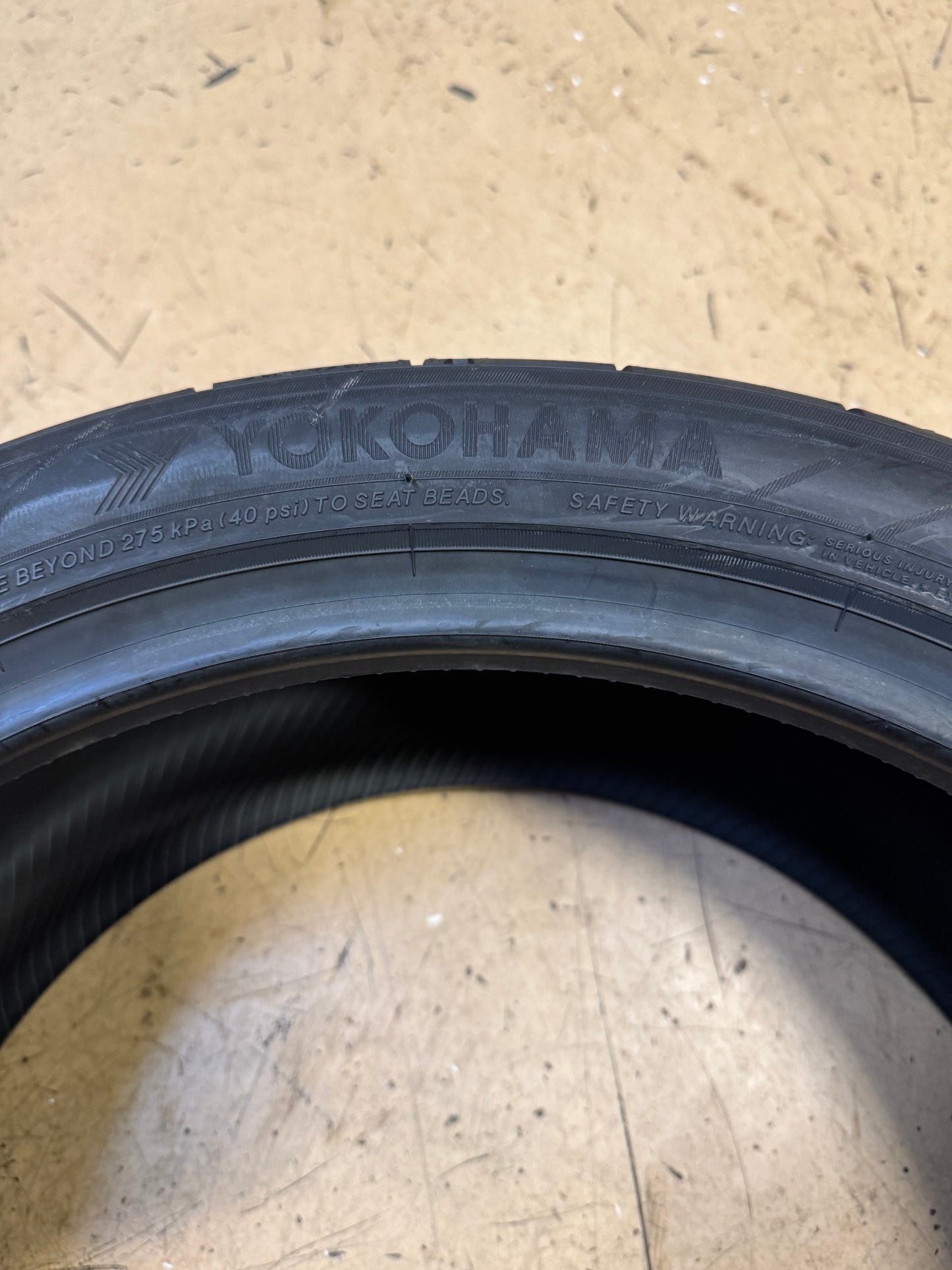 2 NOS YOKOHAMA ADVAN APEX V601 BSW P 245 40 19 98Y XL UHP TIRE 110160122