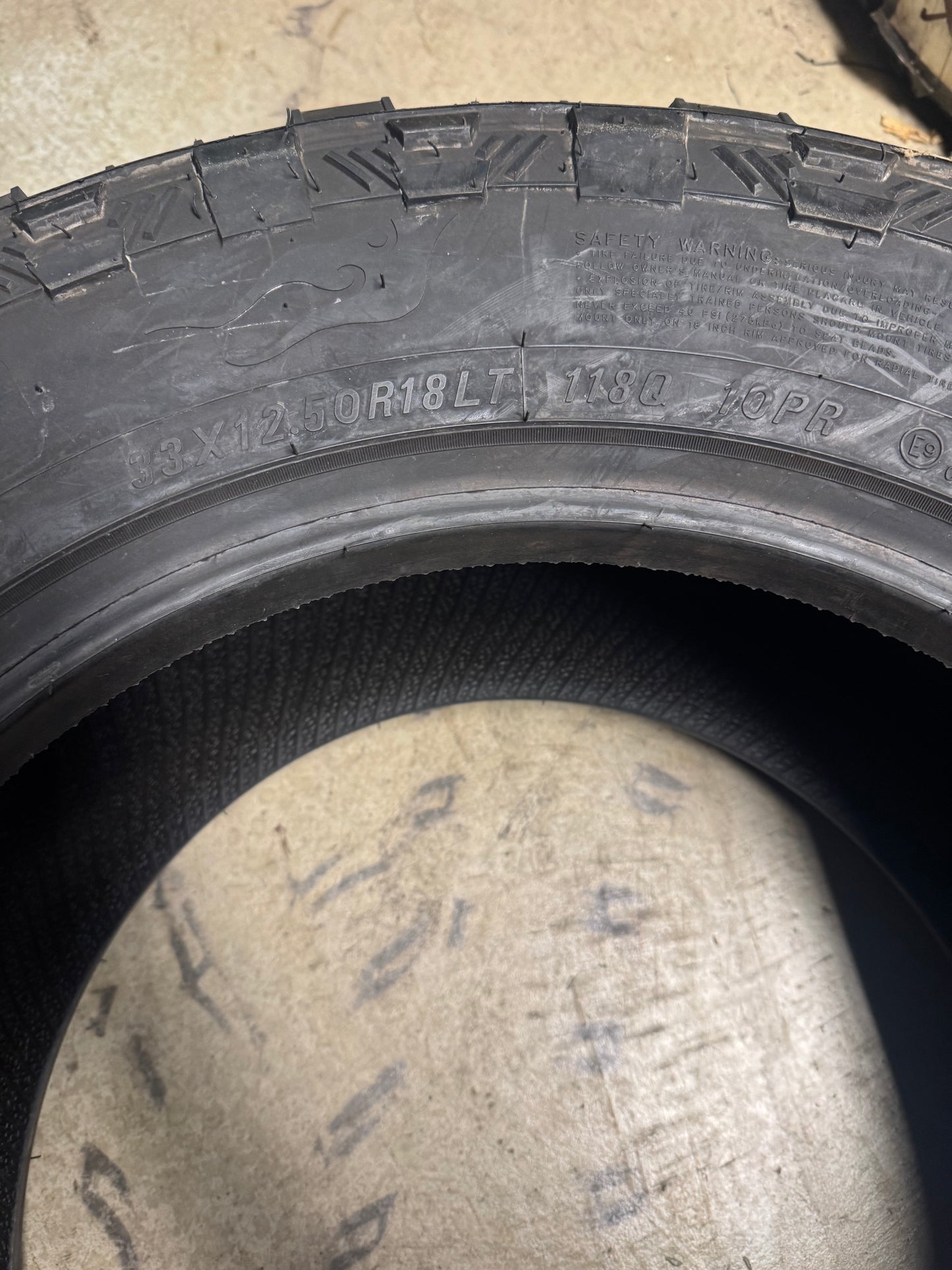 KPATOS FM523 M/T BSW LT 33 12.5 18 118Q 10PLY MUD TERRAIN TIRE 0305H