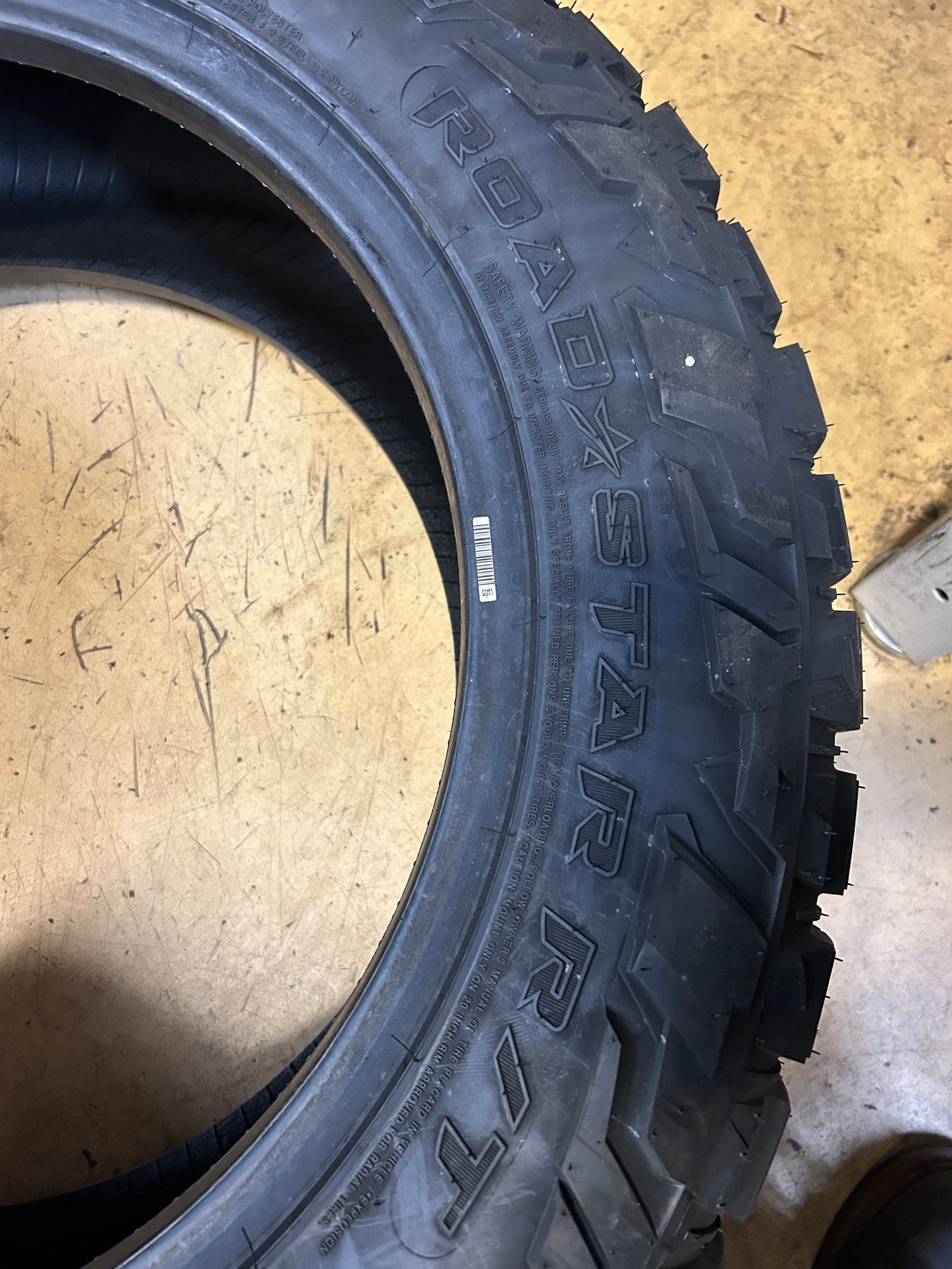 AMERICAN ROAD STAR R/T BSW 275 55 20 117T RUGGED TIRE ARSRT01