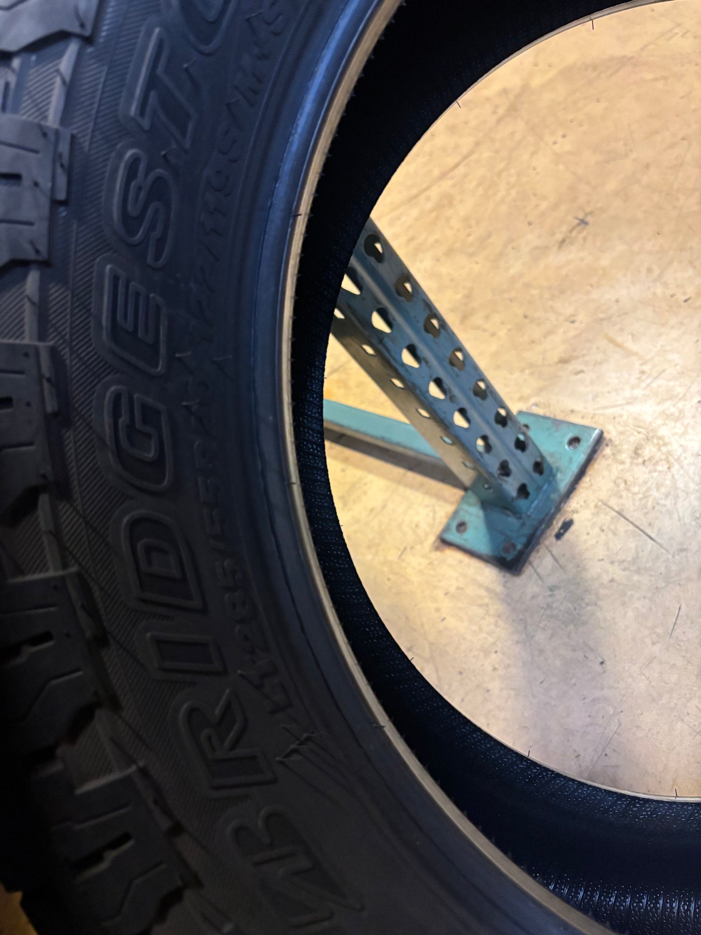 BRIDGESTONE DUELER A/T ASCENT BSW BSW LT 285 55 20 122/119S LRE 10 PLY ALL TERRAIN TIRE 009688