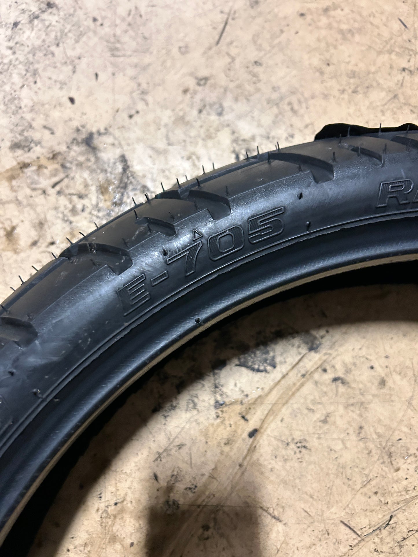 SHINKO E705 BSW 120 70 19 60H FRONT MOTORCYCLE TIRE 1047132