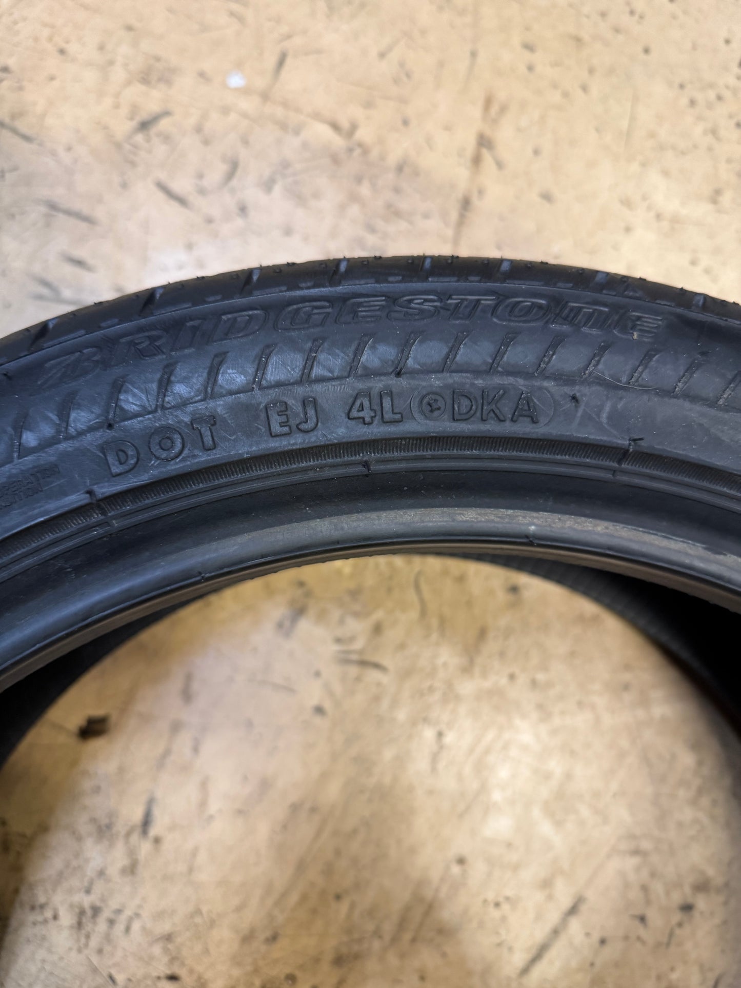 2 NOS BRIDGESTONE DRIVEGUARD (RFT) BSW P 205 45 17 88W XL ALL SEASON TIRE 011612
