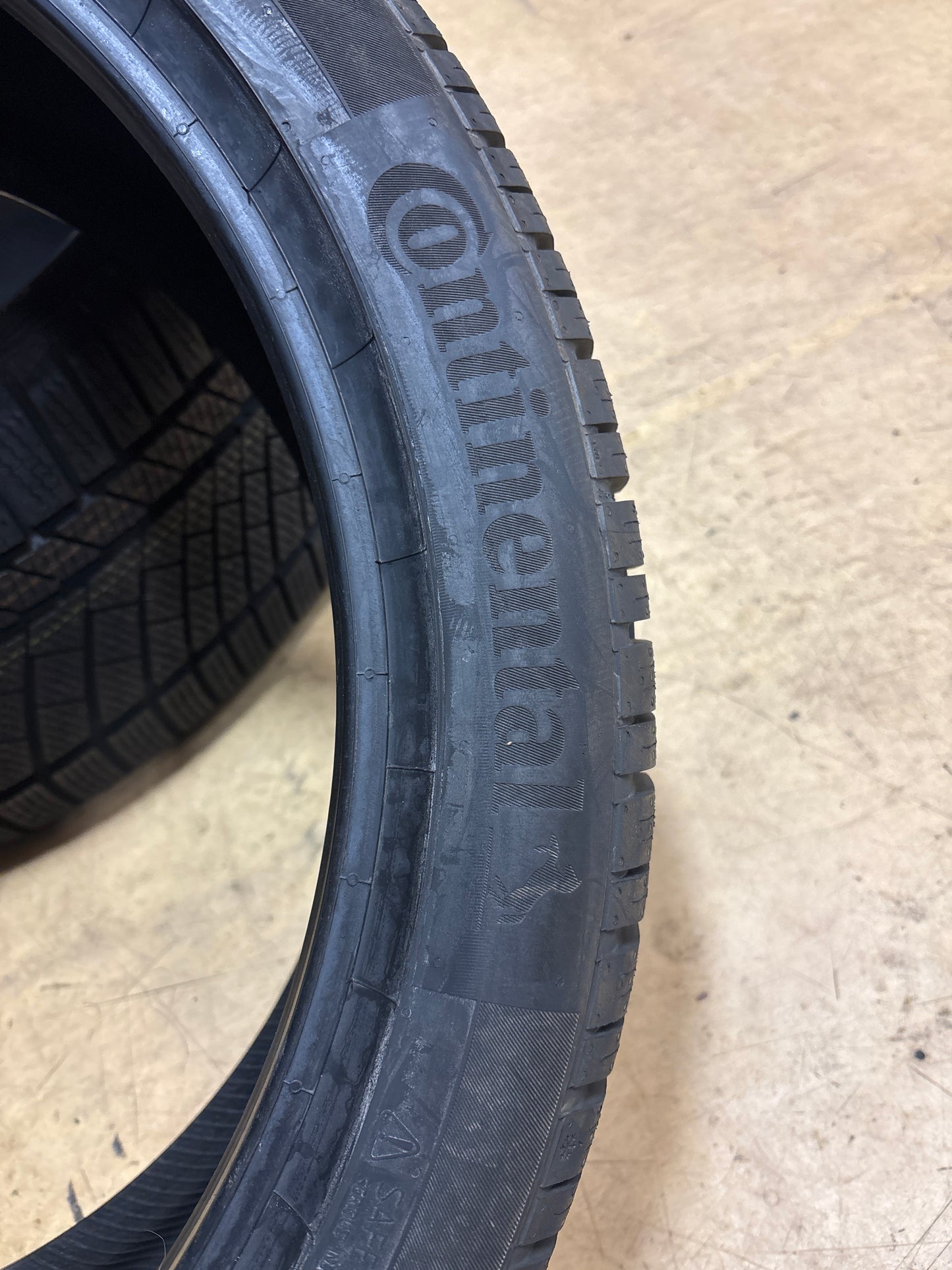 CONTINENTAL WINTERCONTACT TS860 (A0) AUDI P 245 40 21 100V XL TIRE 03550600000