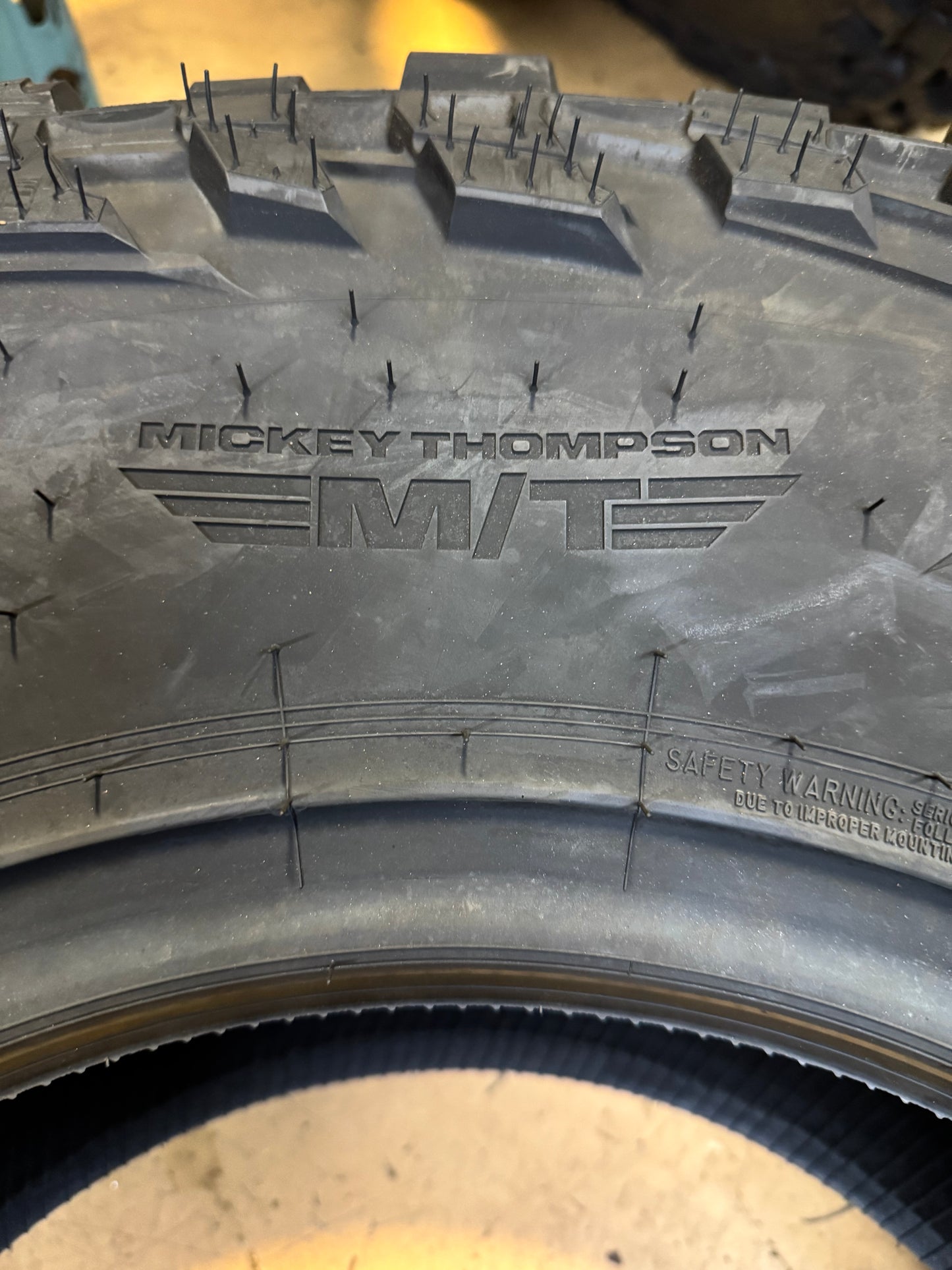 (KSL ONLY) MICKEY THOMPSON BAJA BOSS LT 315 70 17 121/118Q 10PLY MUD TERRAIN TIRE 331311004