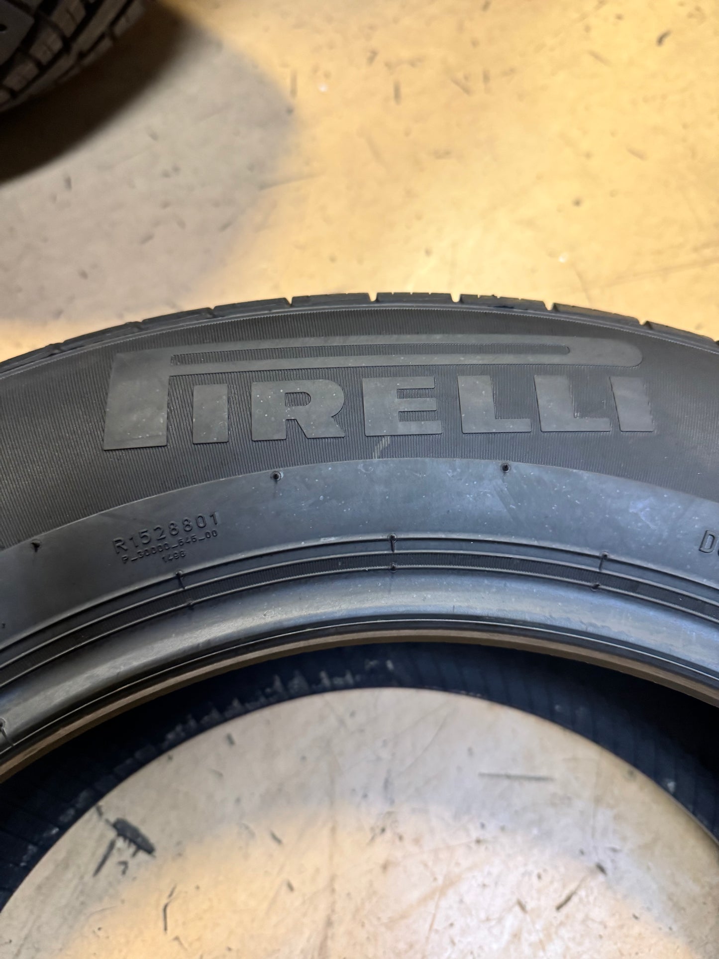 NOS PIRELLI CINTURATO P7 ALL SEASON PLUS BSW P 225 60 17 99V TIRE 2050500