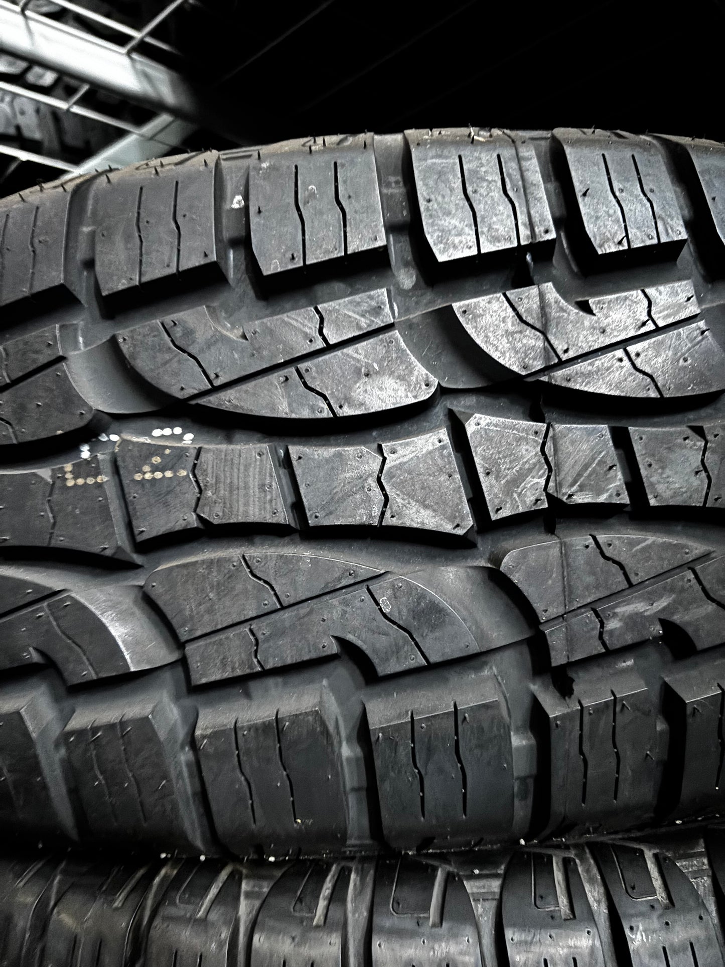 (TODO) 4 LINGLONG CROSSWIND AT OWL P 275 60 20 114T SL ALL TERRAIN TIRES LTR2105ATLL