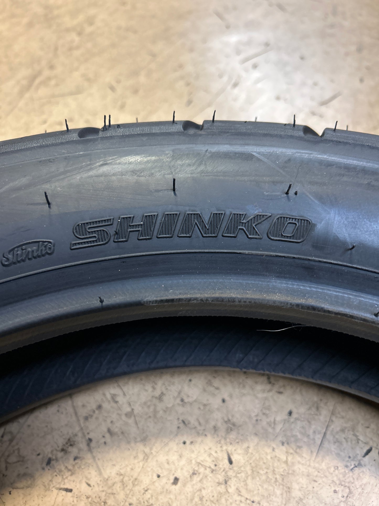 SHINKO F-250 BSW 130 90 16 73H REAR MOTORCYCLE TIRE 874100