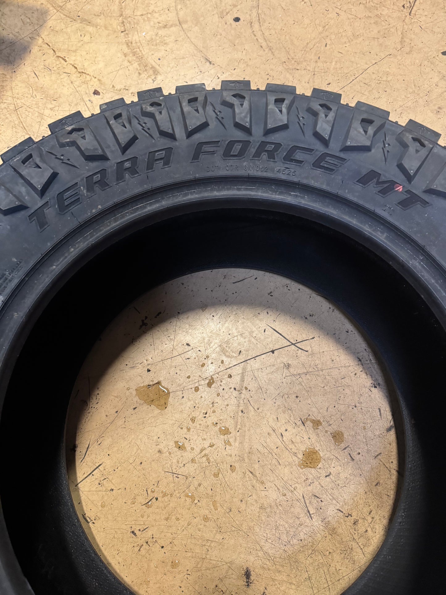 ROYAL BLACK TERRA FORCE MT BSW LT 35X12.50R20 121Q 10PLY MUD TERRAIN TIRE 20000415