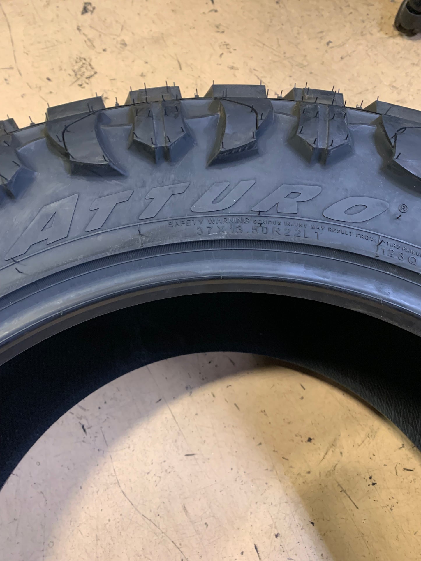 ATTURO TRAIL BLADE M/T BSW LT 37 13.5 22 123Q 10PLY MUD TERRAIN TIRE TBMTPFLM2MA
