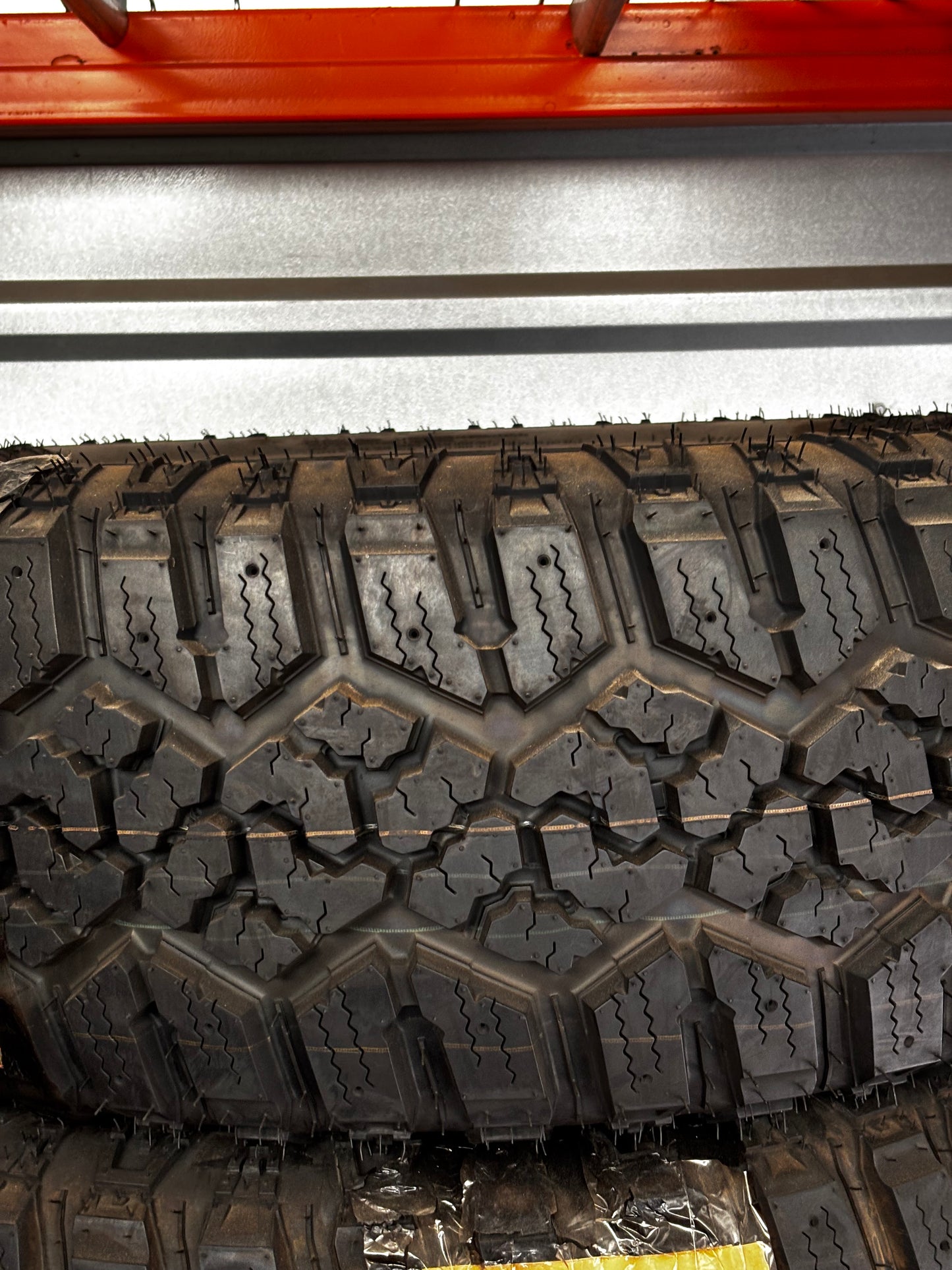 (TODO) 4 KANATI TRAIL HOG AT-4 BSW LT 275 55 29 120/117Q LRE 10 PLY ALL TERRAIN TIRES LTH207555E