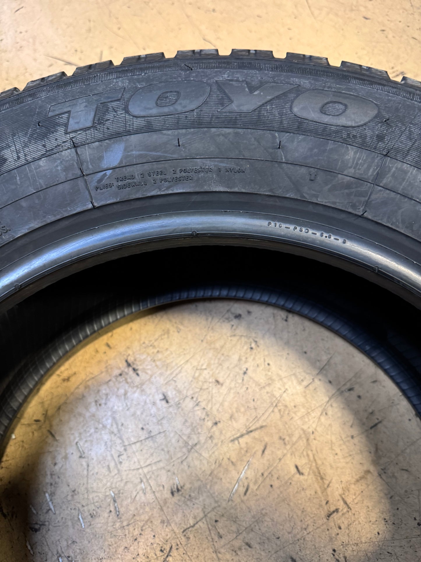 2 NOS TOYO OBSERVE GSI-5 BSW P 215 65 16 98T WINTER TIRE 130040