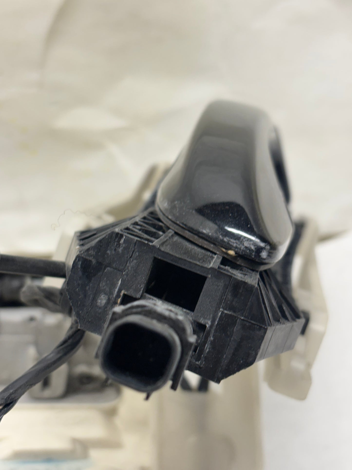11-17 PORSCHE CAYENNE 958 REAR RS DOOR WINDOW REGULATOR PLATE W/ DOOR HANDLE 7P5 839 756 B