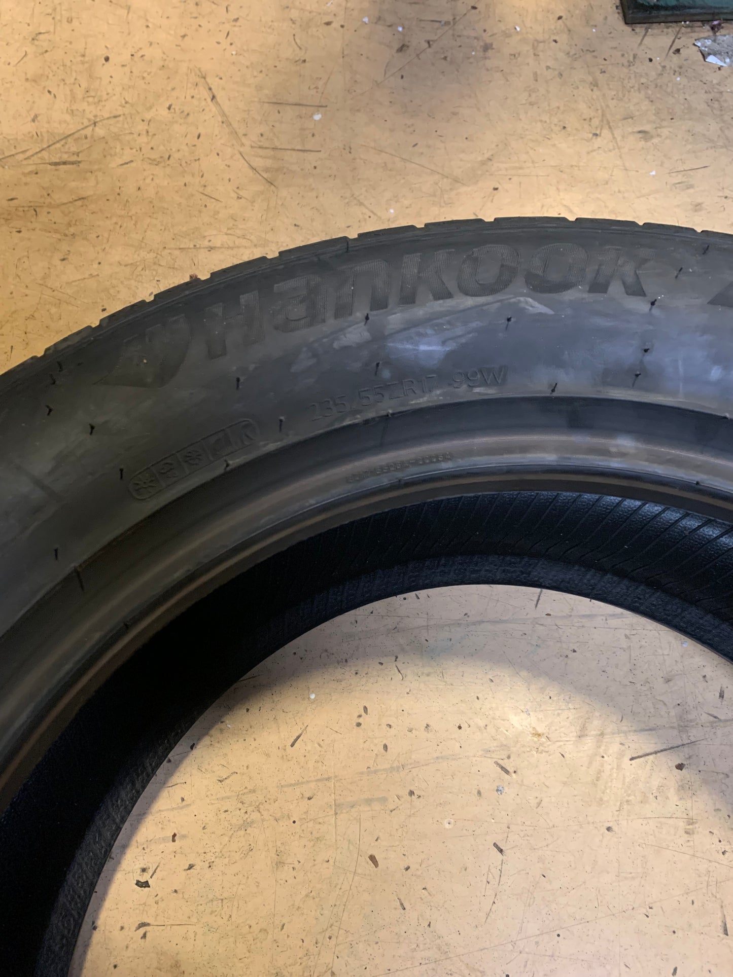 HANKOOK VENTUS S1 AS BSW P 235 55 17 99W ALL SEASON TIRE 1028513