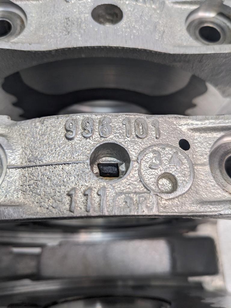 1998 PORSCHE 911 CRANKSHAFT BEARING CASE/CARRIER 9961011113R REBUILT 996BGL2