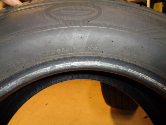 USED 10/32" GOODYEAR ASSURANCE COMFORTED TOURING P 235 65 17 104H SL 215868 BQ4