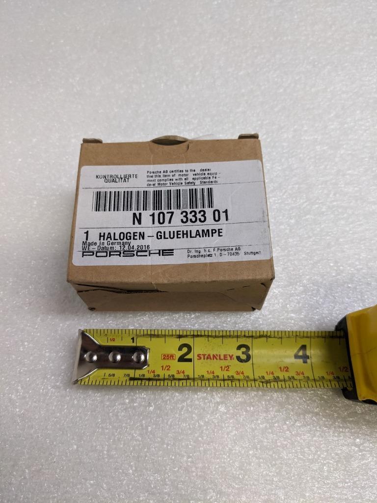 PORSCHE N10733301 HEADLIGHT BULB FOR 16-18 MACAN NEW PGB2TA