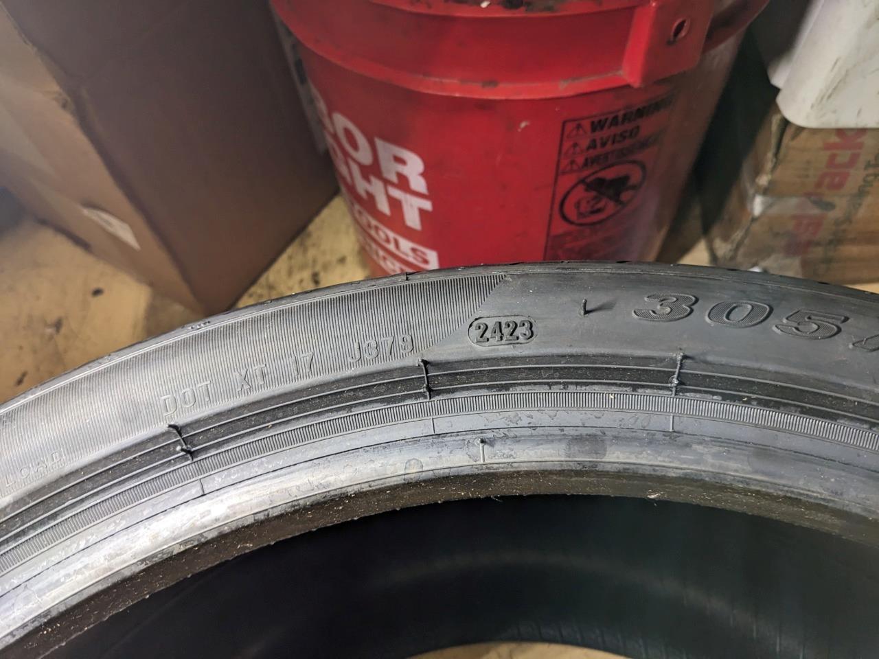 PIRELLI P ZERO N2 (PORSCHE) P 305 30 19 102Y XL TIRE 1737900 CQ3