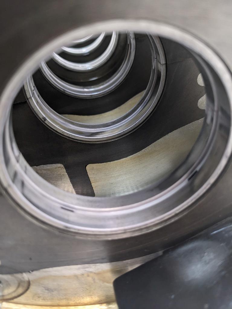 1998 PORSCHE 911 CRANKSHAFT BEARING CASE/CARRIER 9961011123R USED 996BGL2