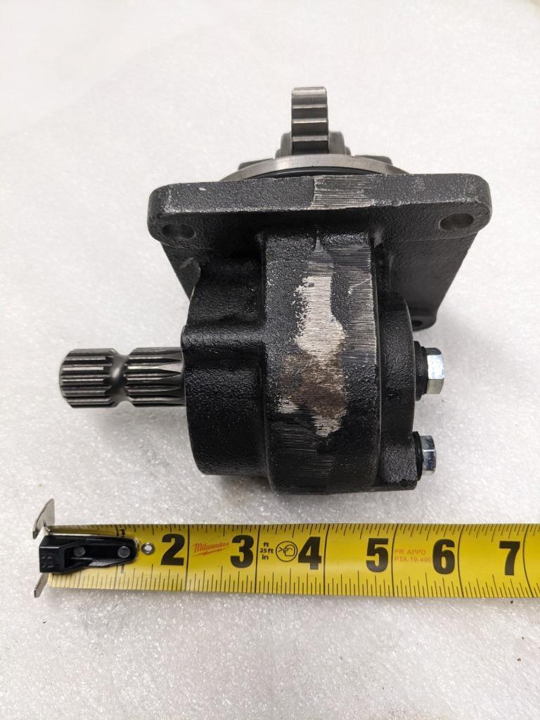 UNBRANDED SMALL PTO UNIT FOR TRACTOR 37 GEAR 2" SHAFT 15 SPLINE 4X3.8" NEW R11TA