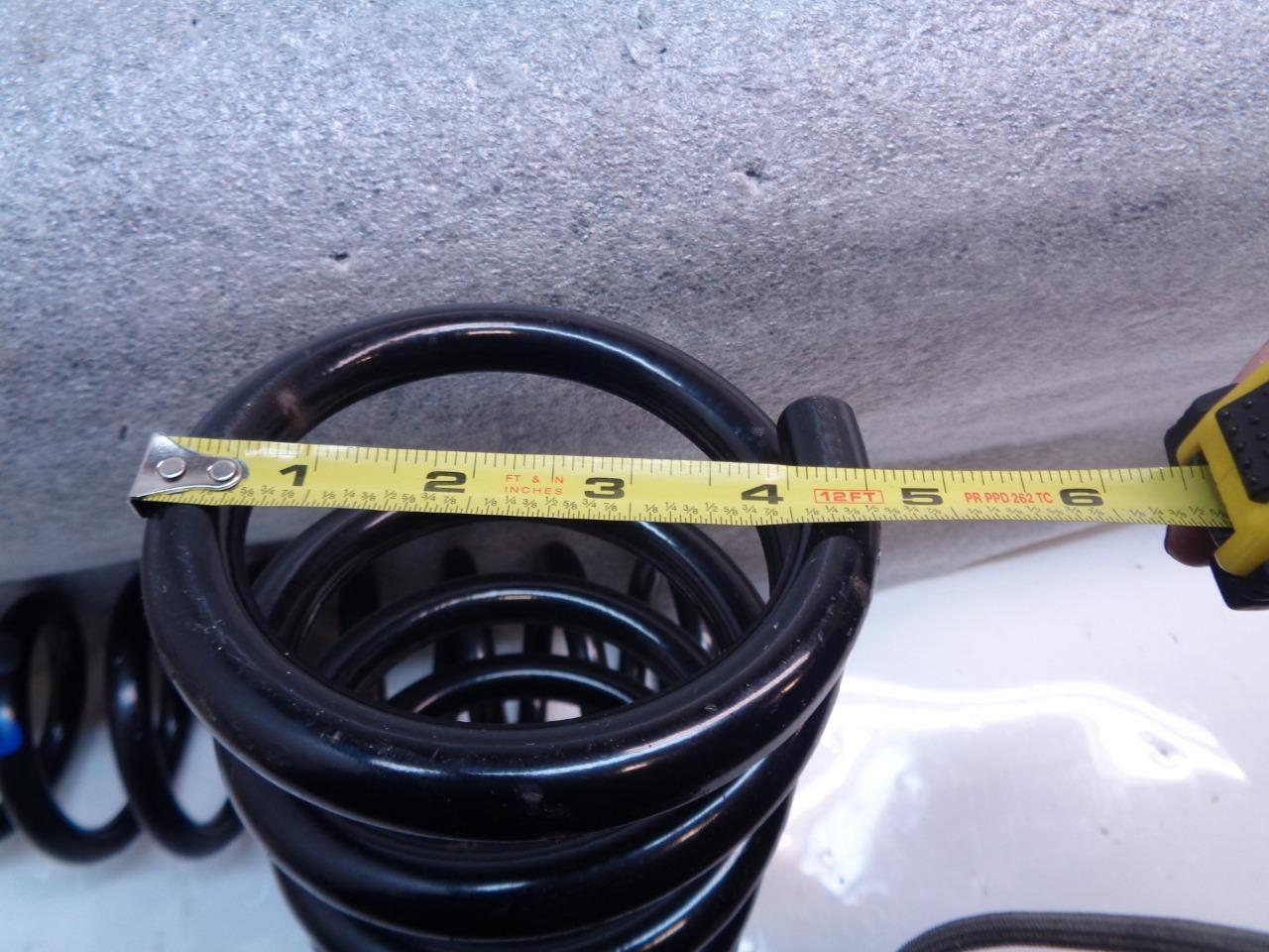 USED FRONT COIL SPRINGS FOR PORSCHE MACAN 2019-2020 95B-411-106-J-504 R24T4