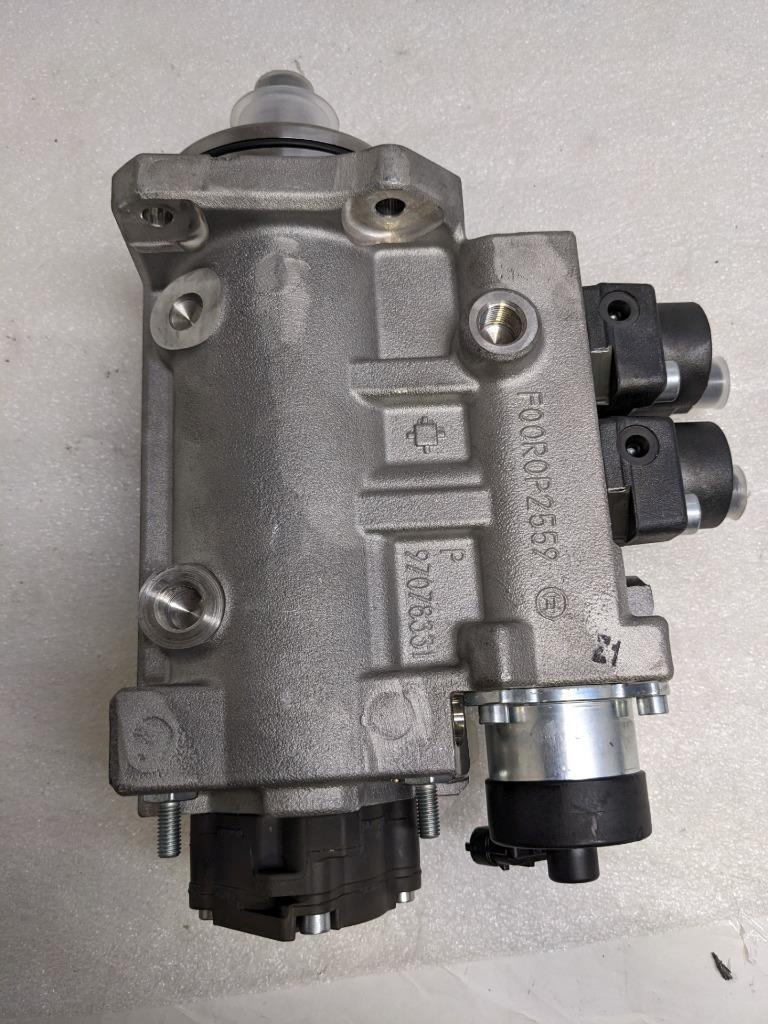 BOSCH HIGH-PRESSURE FUEL PUMP FOR MERCEDES 0 445 020 272 / A 470 090 26 50 R14