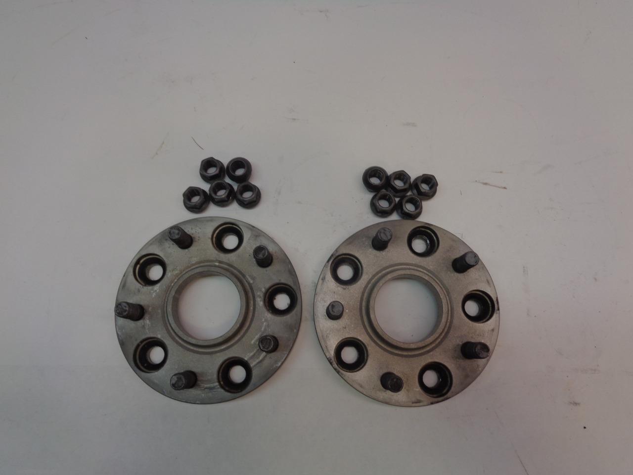 USED PAIR OF HUB SPACERS WITH LUG NUTS BBS09.23.495-23 R5TF