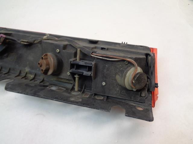 USED GENUINE PORSCHE 911 993 CARRERA TAILLIGHT LENS 993 631 140 00 R25