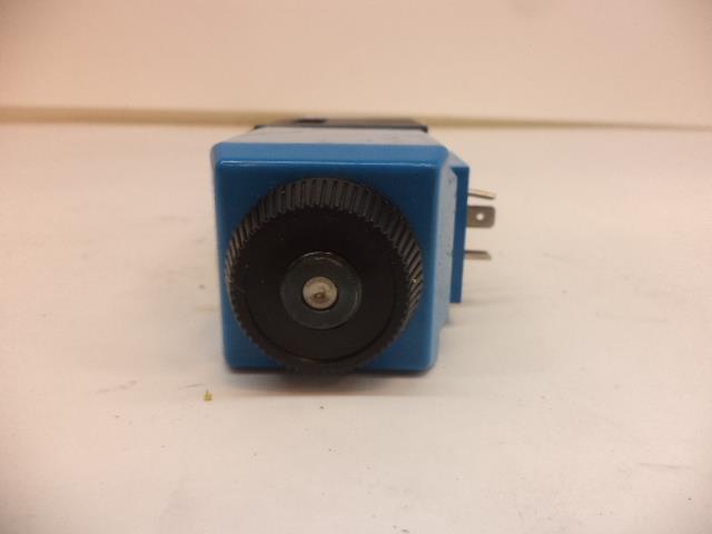 USED HY-SPEC SOLENOID OPERATED DIRECTIONAL VALVE 24 V 160817-057 R4TD