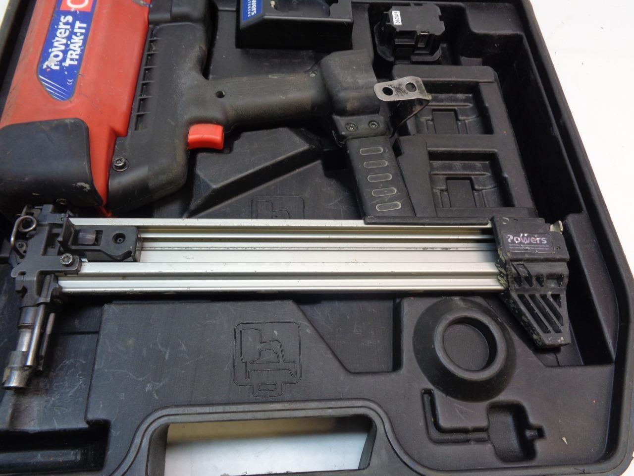 USED RED POWERS TRAK IT GAS NAILER C3 55011  MISSING CHARGING CORD  BSR35