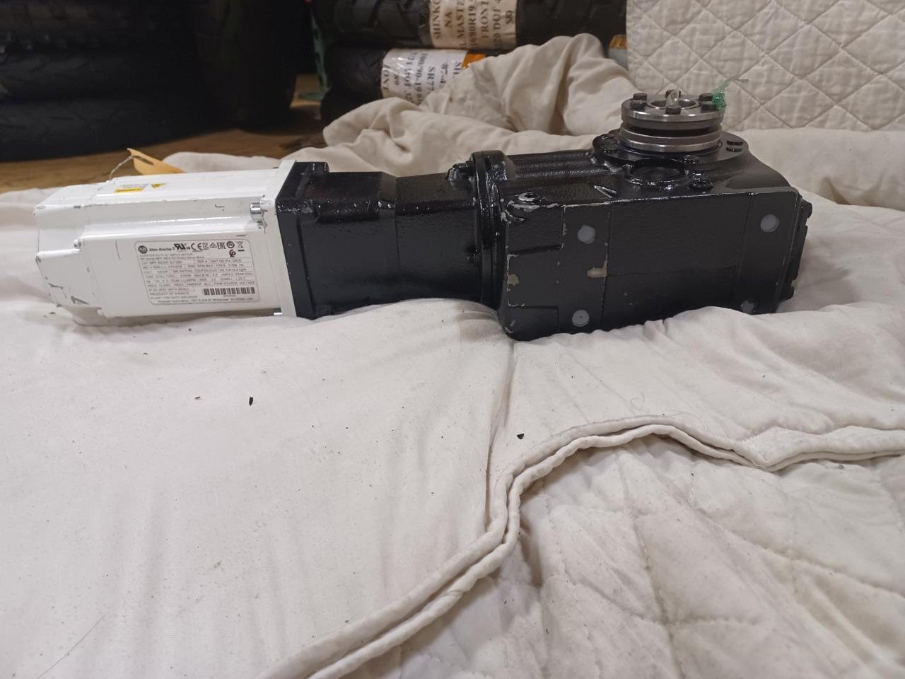 1 NEW SEW EURODRIVE GEAR MOTOR KH37 AQH100/4 90.8021352604.0001.21 BSRG5