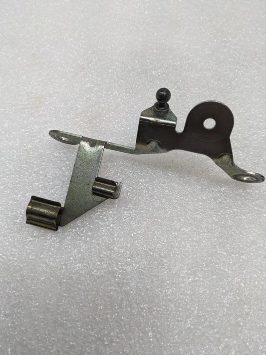 11-15 PORSCHE CAYENNE ENGINE BAY BRACKET MOUNT 94810520201 USED R21SPB