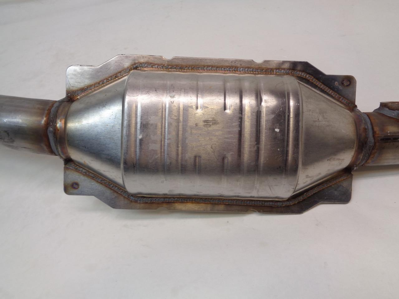 MAGNAFLOW N/CE 99000 49720 1973470 UNIVERSAL CATALYTIC CONVERTER BSGEXHAUST