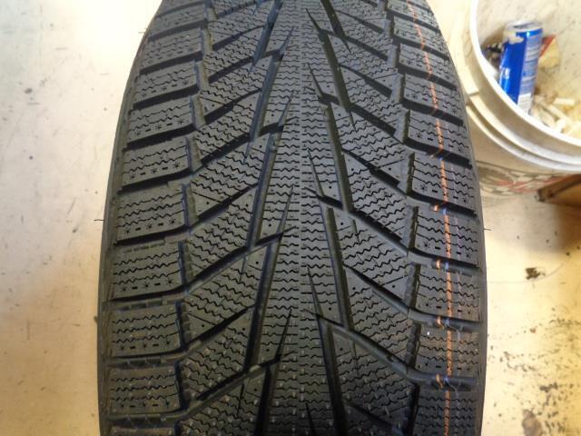 1 NEW TIRE HANKOOK WINTER ICEPT IZ2 215 55 16 93T SL 1020345